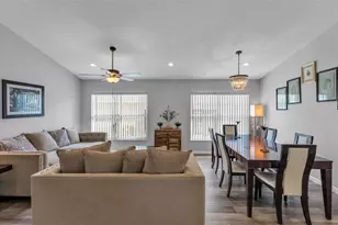 333 Castlemain Cir, Davenport, FL 33897 - Photo 16