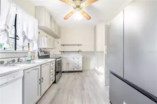 201 E Palmetto St, Davenport, FL 33837 - Photo 10