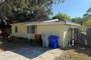 523 7th Ln SW, Vero Beach, FL 32962 - Photo 2