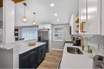 63 Lake Hunter Drive, Lakeland, FL 33803 - Photo 8