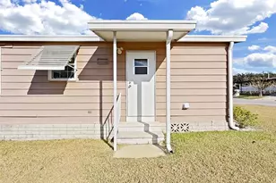 1758 Fox Hill Dr, Lakeland, FL 33810 - Photo 2