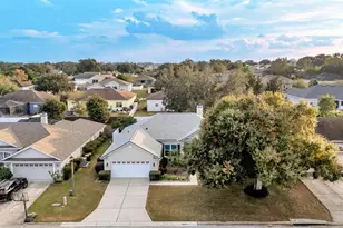 3875 Alamanda Hills Pl, Lakeland, FL 33813 - Photo 4