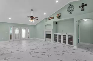 3875 Alamanda Hills Pl, Lakeland, FL 33813 - Photo 10