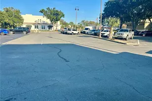 2111 Lakeview Dr, Sebring, FL 33870 - Photo 12