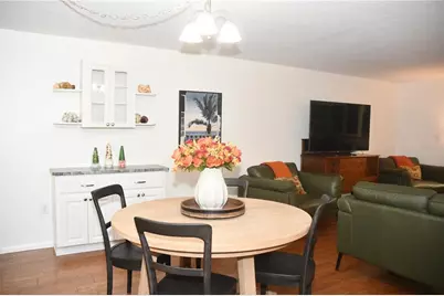 601 N McDonald Street #206, Mount Dora, FL 32757 - Photo 2