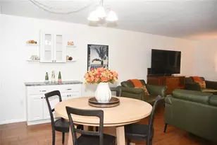 601 N McDonald St, Mount Dora, FL 32757 - Photo 2