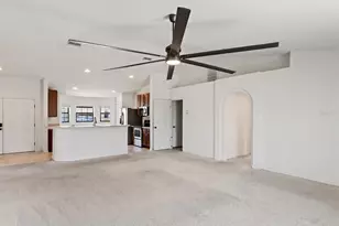 630 Valencia Ct, Dundee, FL 33838 - Photo 10