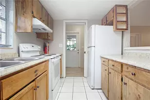 1438 Lake Bonny Dr W, Lakeland, FL 33801 - Photo 8