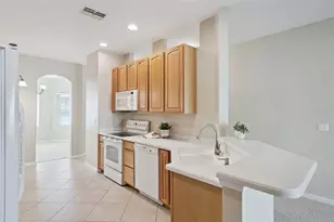 2925 Dayton Dr, Winter Haven, FL 33884 - Photo 10