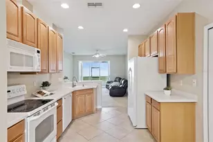 2925 Dayton Dr, Winter Haven, FL 33884 - Photo 10