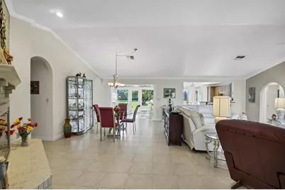 517 Clubhouse Drive, Lake Wales, FL 33898 - Photo 10