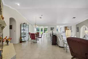 517 Clubhouse Dr, Lake Wales, FL 33898 - Photo 10