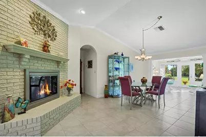 517 Clubhouse Drive, Lake Wales, FL 33898 - Photo 10