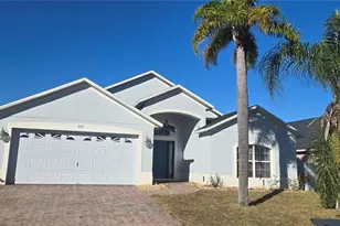 303 Knightsbridge Cir, Davenport, FL 33896 - Photo 2