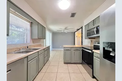 1390 10th Court NE, Winter Haven, FL 33881 - Photo 8