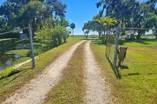 201 Lake Bonny Dr E, Lakeland, FL 33801 - Photo 6