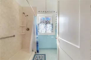 107 S 1st St, Haines City, FL 33844 - Photo 16