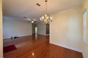 205 Lake Region Blvd S, Winter Haven, FL 33881 - Photo 4