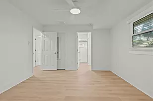 7233 56th Ave N, Saint Petersburg, FL 33709 - Photo 18