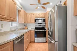 549 Sutton Pl, Longboat Key, FL 34228 - Photo 6