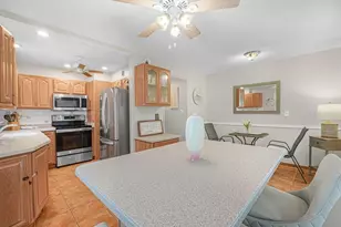 549 Sutton Pl, Longboat Key, FL 34228 - Photo 10