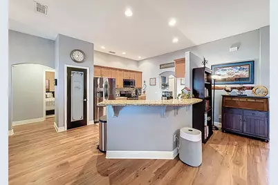 204 Bentley Oaks Boulevard, Auburndale, FL 33823 - Photo 10