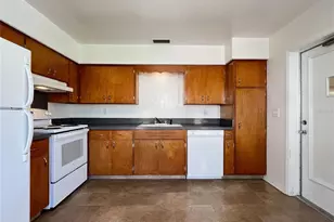 696 Avenue C SE, Winter Haven, FL 33880 - Photo 8