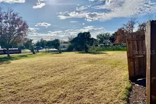 1901 Edgewood Dr E, Lakeland, FL 33803 - Photo 20