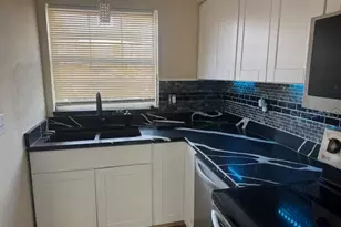 1901 Edgewood Dr E, Lakeland, FL 33803 - Photo 4