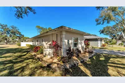 728 Canberra Road, Winter Haven, FL 33884 - Photo 2
