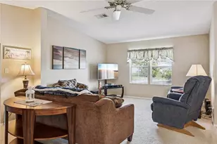 5226 Island View Cir N, Polk City, FL 33868 - Photo 10