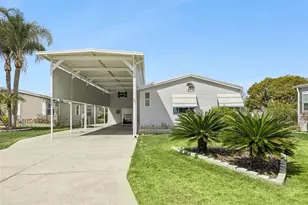 5226 Island View Cir N, Polk City, FL 33868 - Photo 2