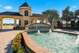 1033 Sawgrass Dr, Winter Haven, FL 33884 - Photo 2