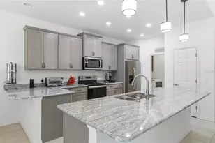 1033 Sawgrass Dr, Winter Haven, FL 33884 - Photo 4