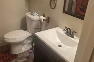 4906 Presidential St, Seffner, FL 33584 - Photo 8