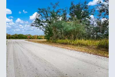 2713 W Hasbrouck Road, Avon Park, FL 33825 - Photo 2