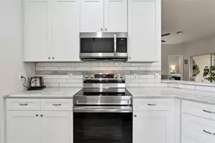 4648 Turnberry Ln, Lake Wales, FL 33859 - Photo 8