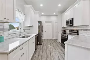 4648 Turnberry Ln, Lake Wales, FL 33859 - Photo 6