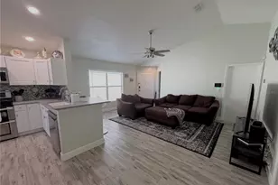 1332 Dew Bloom Rd, Valrico, FL 33594 - Photo 2