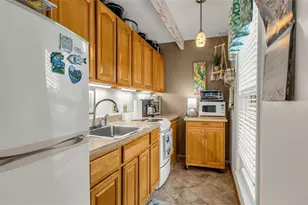 5109 Club Cir, Lakeshore, FL 33854 - Photo 10