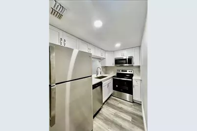 7108 Waterside Drive #103, Tampa, FL 33617 - Photo 2