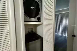 7108 Waterside Dr, Tampa, FL 33617 - Photo 6