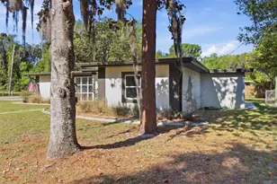 1304 NE 5th Ave, Crystal River, FL 34428 - Photo 6