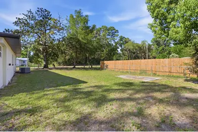 1304 NE 5th Avenue, Crystal River, FL 34428 - Photo 12