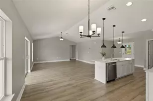 6809 Dickinson Dr, Sebring, FL 33872 - Photo 4