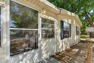 214 Canova Dr, Auburndale, FL 33823 - Photo 6