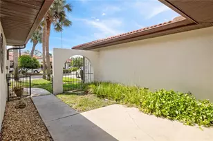 2725 Clubhouse Dr, Lake Wales, FL 33898 - Photo 8