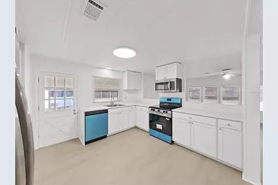 4925 Foxwood Lake Dr, Lakeland, FL 33810 - Photo 10