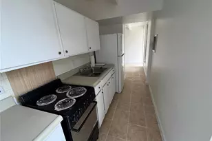 1707 Club Cir, Lakeshore, FL 33854 - Photo 4