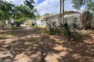 2006 Blue Lake Dr, Lakeland, FL 33801 - Photo 8